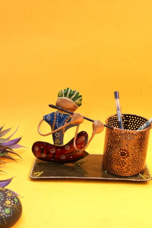 iron-painted-sitting-musical-pen-stand-3