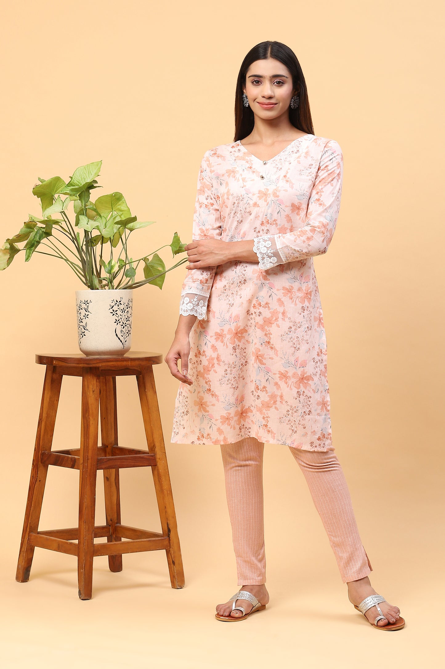 Pihu Crayola Peach Floral Kurta Set