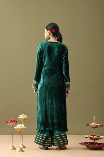 Bottle green kurta set, Bottle green velvet suit, Bottle green color kurta, Bottle green colouBottle green kurta set, Bottle green velvet suit, Bottle green color kurta, Bottle green colour kurta, Bottle green kurta, Bottle green colour velvetr kurta, Bottle green kurta, Bottle green colour velvet, Velvet gota patti suit, Velvet gota patti, Velvet kurta gala design, Velvet green kurta, Winter velvet kurta set, Velvet palazzo set, Velvet kurta set with dupatta, Silk velvet kurta set, Velvet suit for wedding,
