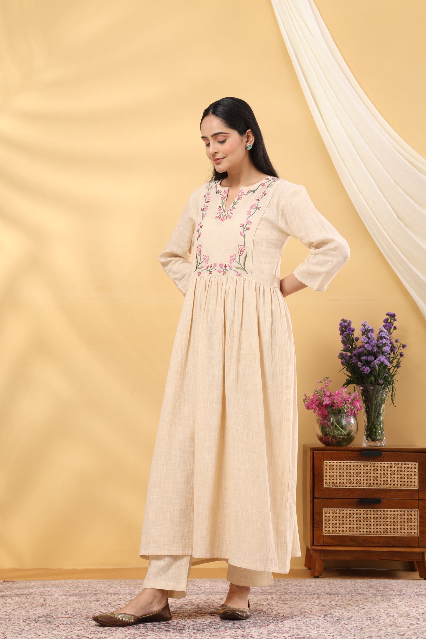 Saadgi  Oat White Embroidered Kurta Set