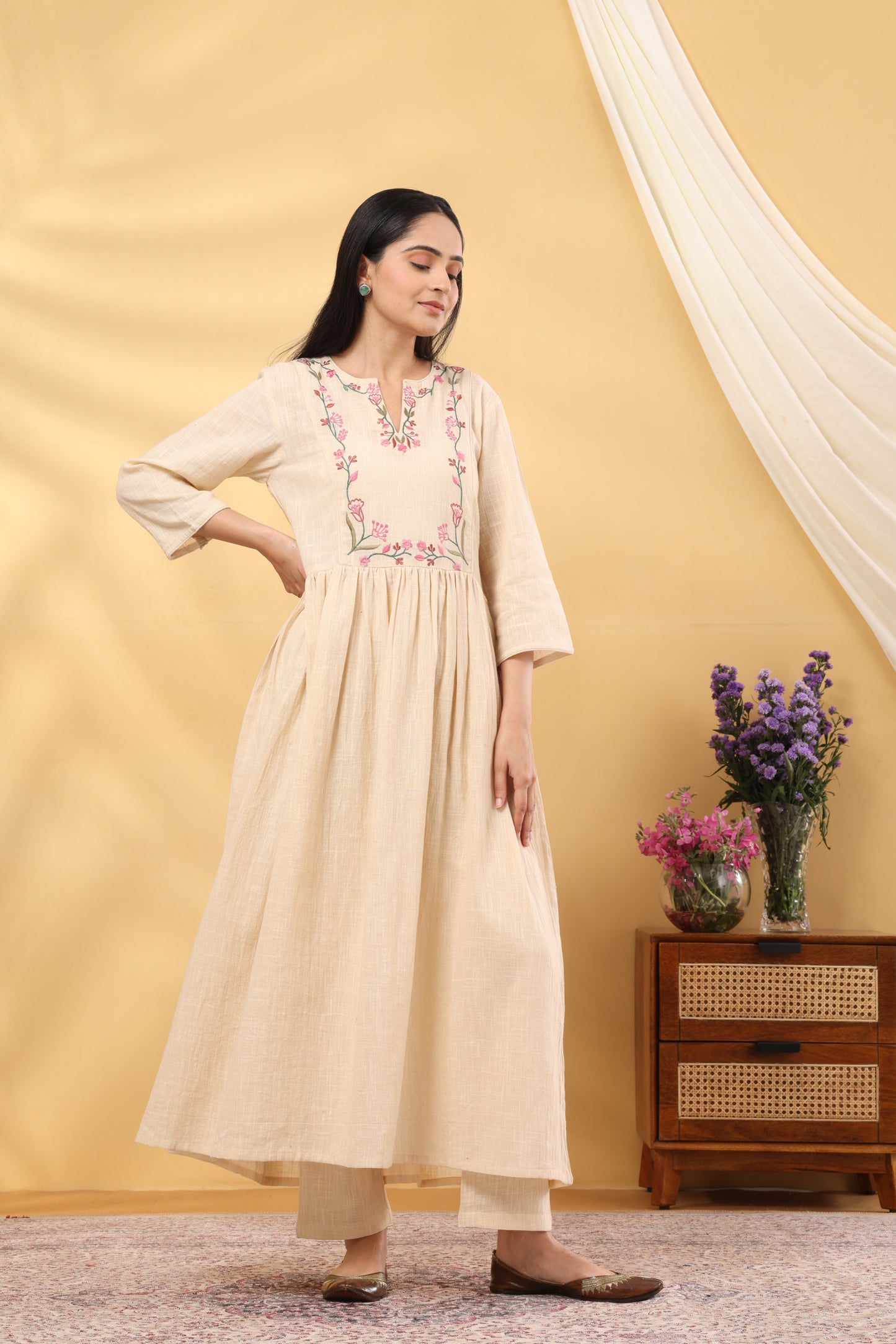Saadgi  Oat White Embroidered Kurta Set