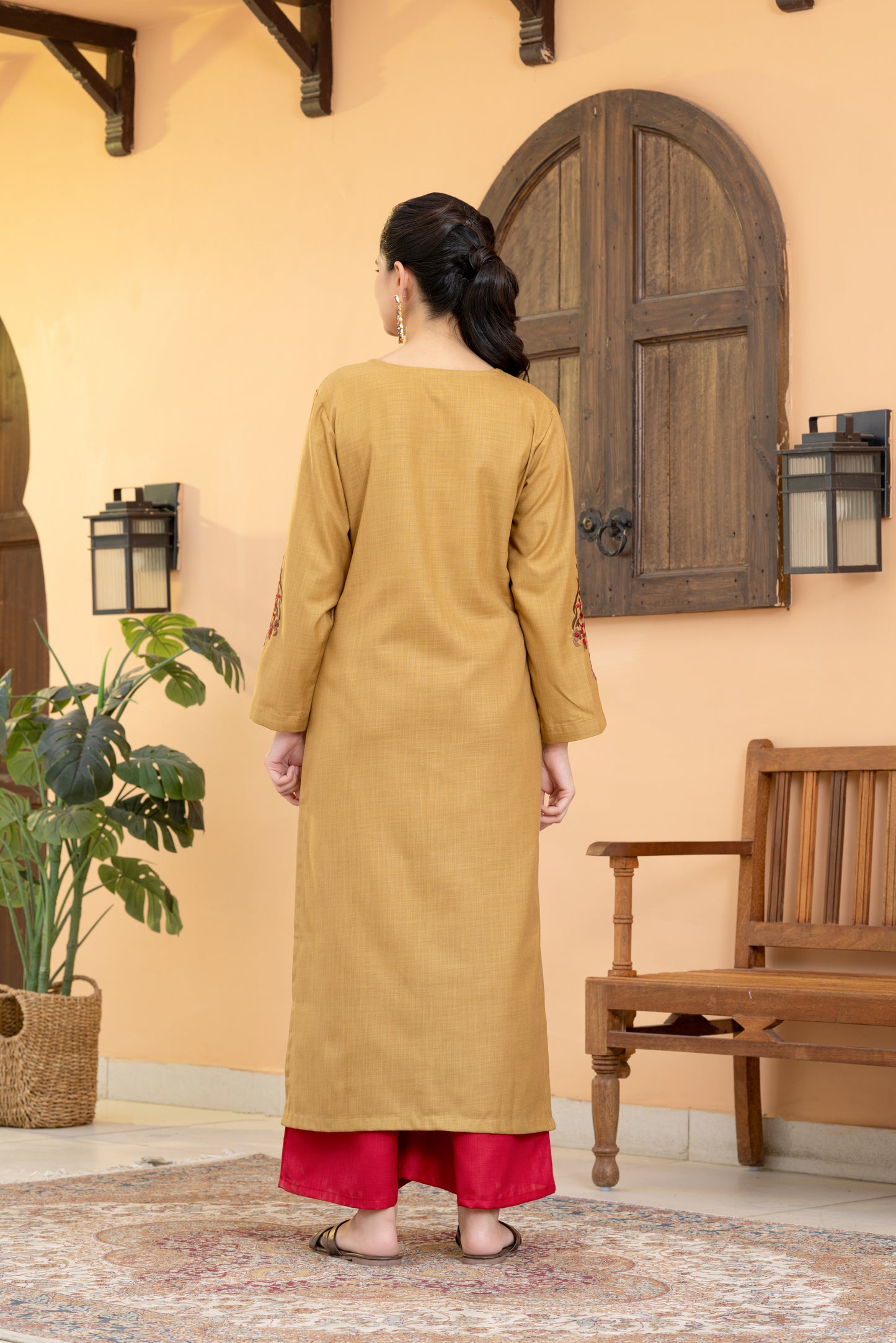 Jugni Sheen Gold Embroidered Phiran Set