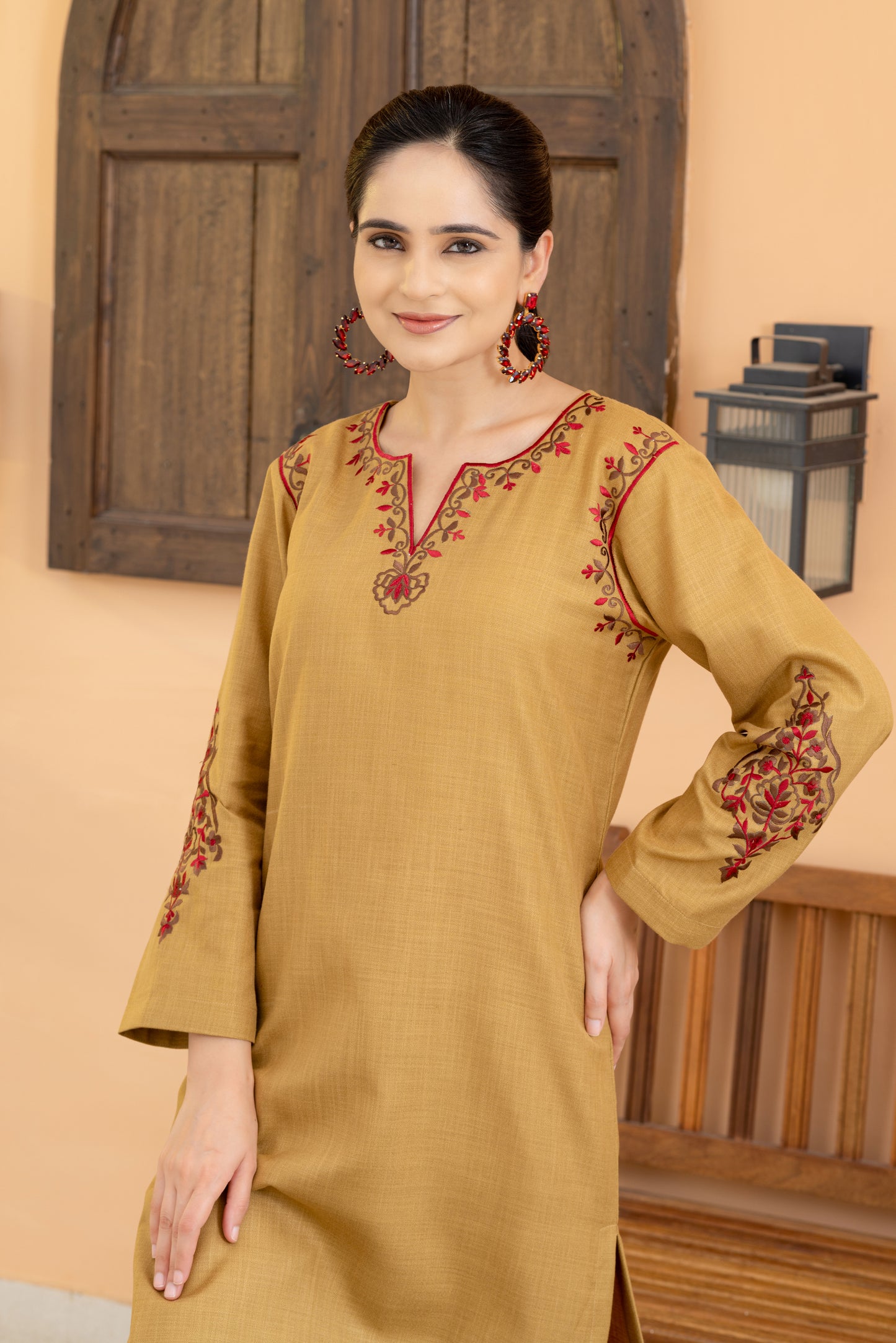 Jugni Sheen Gold Embroidered Phiran Set